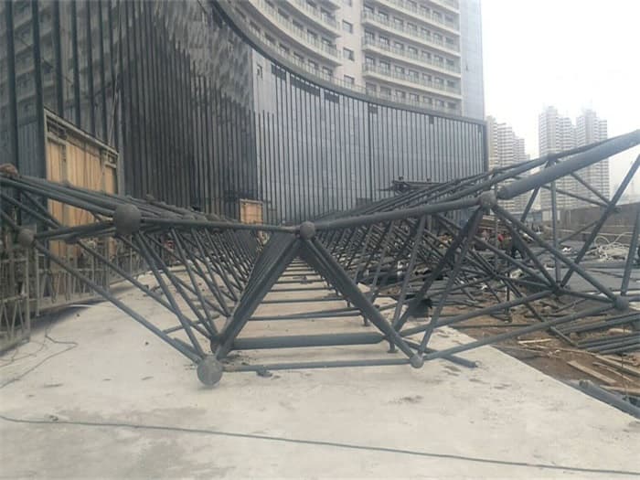 克孜勒苏柯尔克孜万豪酒店雨棚网架